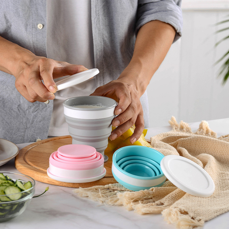 Foldable silicone lunch box and water cup set